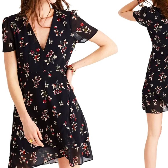 Madewell Dresses & Skirts - Madewell Posy Floral Ruffle Dress